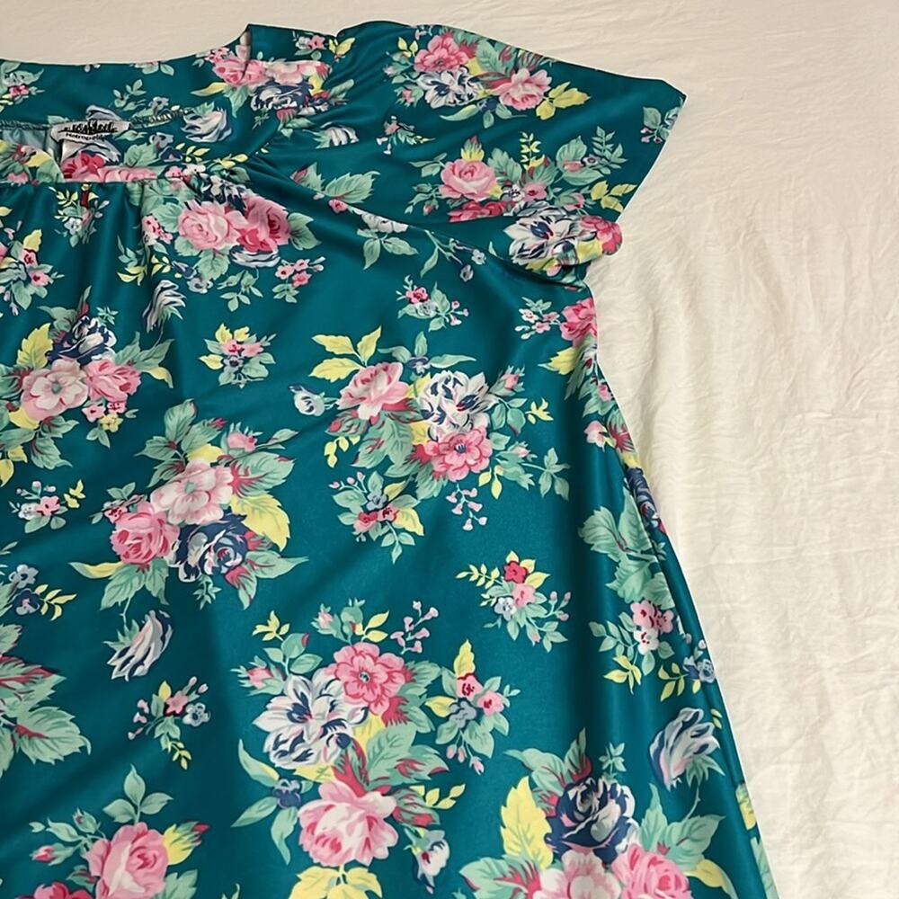 Vintage nightgown Size 1X-2X - Picture 6 of 14